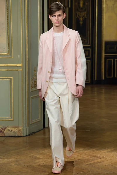 Look 12